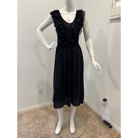 VINTAGE 80s Black Cinema Etoile Stretch Ruffle Lace Lingerie Nightgown SMALL - Picture 2 of 8